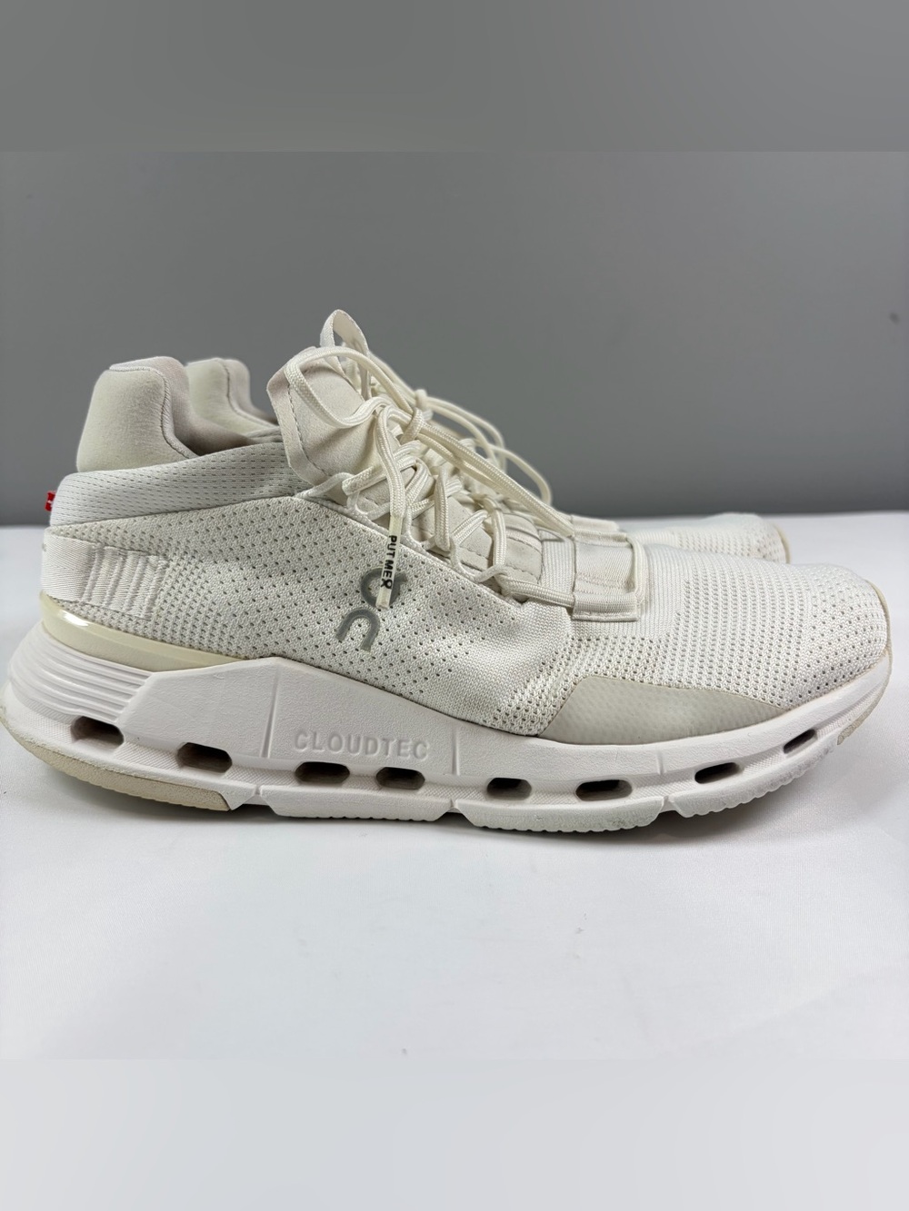 On Cloud Cloudnova Triple White Cloudtec Running Shoes Women’s Size 8